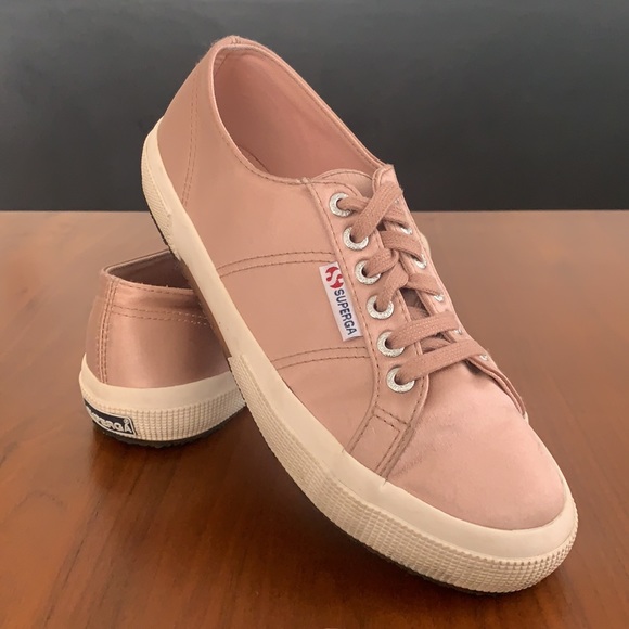 Superga Women's 2750 Satin blush rose Fashion Sneaker, size 8 - Picture 3 of 10